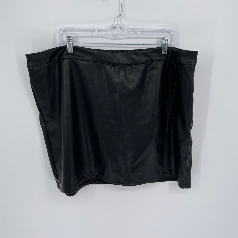 SHEIN Women's Black‎ Faux Leather Elastic Waist Lined Mini Skort Size 4XL